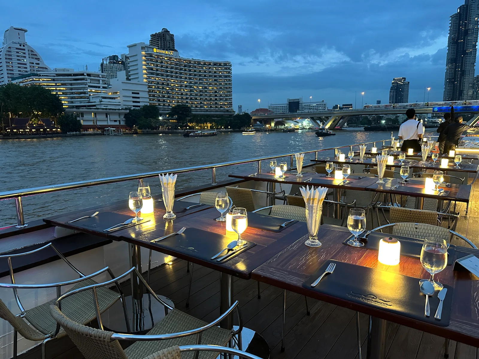 ปีใหม่ กรุงเทพ เรือเพิร์ล บูติก ครูซ